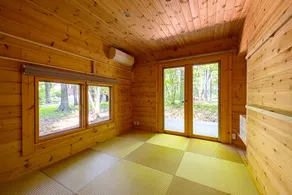 Nasu Miyagawa-tei: A high-end designer log house nestled in a forest on a highland - Image 3