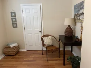Broadview Lovely Apt Close to Beaches - Image 4