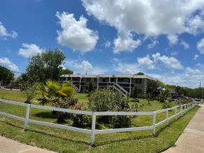 Broadview Lovely Apt Close to Beaches - Image 3