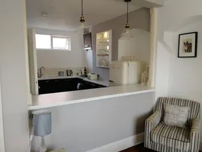 Gorgeous 3 bedroom home opposite beach. ! - Image 5