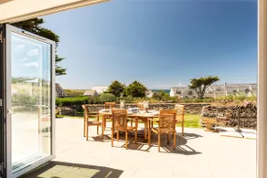 Large Family House Right By The Beach on Treyarnon Bay - Image 3