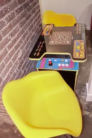 Stunning 60s-70s Retro Apartment - Image 4