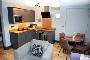 Little Elm - luxury home from home, free parking, 30-40 mins walk from Bath city centre - Image 5