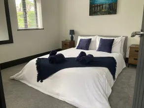 Little Elm - luxury home from home, free parking, 30-40 mins walk from Bath city centre - Image 2