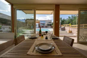 Family Bungalow 5 in front of a pool - Image 4