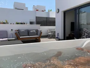 Luxury apartment, 35 m2 terrace, jacuzzi & parking - Image 3