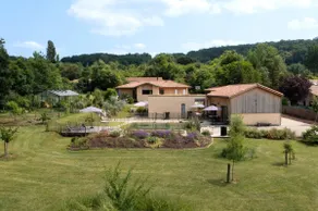 Eco-friendly gîte in the countryside with swimming pool - Image 2