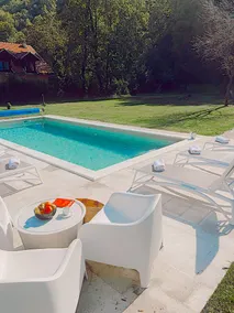 Historical Villa – Garden, Pool, BBQ, Walk to Town - Image 4