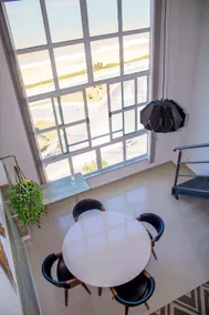 Spacious loft overlooking the sea - Image 2
