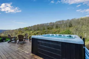 Magnificent Chalet Sweeping Views and Hot Tub - Image 5