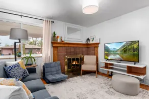 5 Bedroom House with Crib - Walk to Downtown Littleton! - Image 3