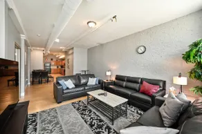 Luxe Condo MKE • 3rd night free for Midweek stays! - Image 4