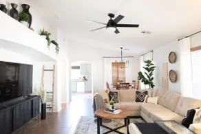 The Gilbert Haven - comfortable, stylish w/ pool - Image 4
