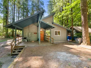 NW Chalet - Hot Tub - Dog Friendly - Dry Sauna - Image 2