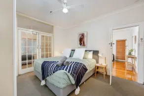 Darby Street Retreat | Walk to beach & Cafes - Image 4