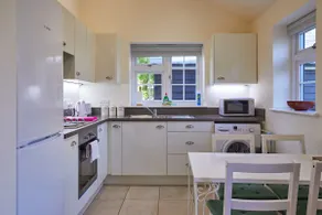 Rose Cottage Lordington Chichester West Sussex - Image 4