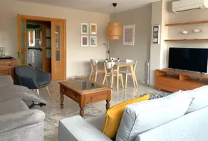 Spacious and bright apartment next to the beach - Image 3