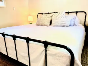 Charming Keuka Wine Trail Home with two King beds - Image 3