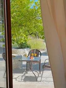 New Big Apt Close to Hospitals with Garden Parking - Image 2