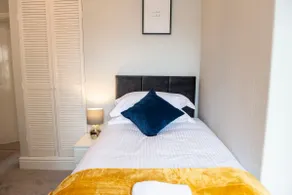 HIGHCLIFFE SUNSET SUITE - 2 BED - SLEEPS 4 - BEACHFRONT - Image 4