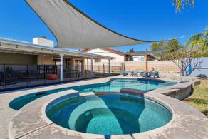 Saltwater pool & spa at the Good Life Desert! - Image 3