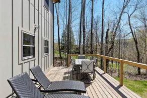 The Mountain House + Apartment - Image 3