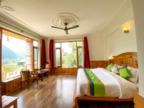 Charming Villa in Manali with Mountain Valley View - Image 5