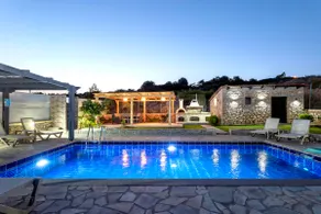 Memi Beach front Villa - Image 4