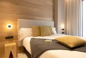 2-Bedroom Apartment with Pool - Cádiz Center - Image 3