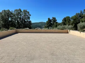 House with mountain views - Image 2