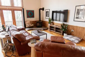 Large Loft—Walk to Breweries— Coffee Bar—King Bed - Image 5