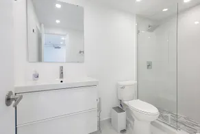 180 degree Oceanfront Renovated Beachfront Flat - Image 5