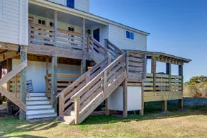 Scarborough town Surfstead w/ hot tub - Image 3