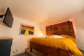 La Pré-cieuse Romantic Suite with Sauna, Jacuzzi, Spa - Image 3
