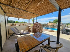 Airpool romantic retreat private pool - Image 4