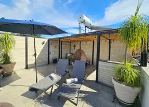 Airpool romantic retreat private pool - Image 3