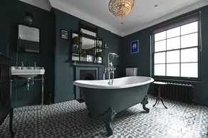 Spacious Georgian Townhouse by the Beach & Harbour - Image 3