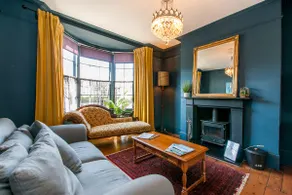 Spacious Georgian Townhouse by the Beach & Harbour - Image 2