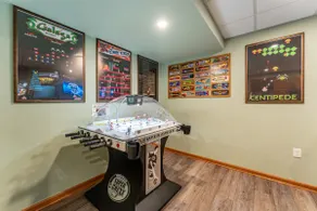 First Class ARCADE/18 person/3400 Ft of FAMILY FUN - Image 2