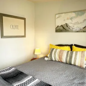 Tranquility Glamping Cabin:Yoga/Hike/Swim @13Acres - Image 5