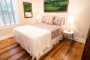 Downtown 1 BR newly renovated suite-Opal Mae - Image 3