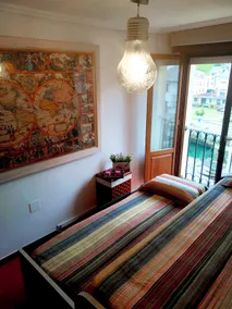 Bright and central with harbor views - Image 5