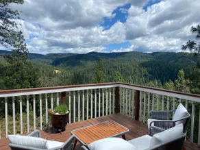 The View House - Enjoy the Deck, Relax in Hot Tub - Image 3
