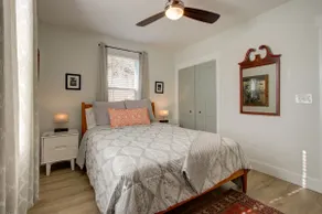 Arthouse, freshly renovated 2 bedroom residential - Image 4