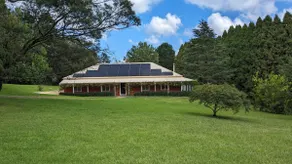 Warm, pet friendly home on large block, sleeps 9 - Image 3