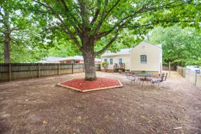 Clean, Quiet Medical & Work Stay · Fenced Yard, Pets Welcome - Image 5