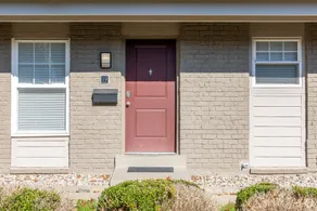 24-2 Queen Beds-1 Bath-Pet Friendly-2nd Floor - Image 5