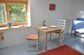 Beläget i vackra trädgårdar och lugna landsbygden nära Mousehole och havet - Image 4