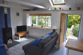 Beläget i vackra trädgårdar och lugna landsbygden nära Mousehole och havet - Image 2