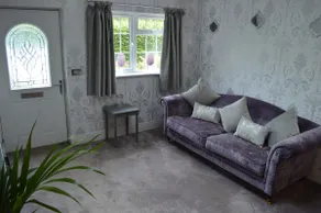 One bedroom property near beach and country walks - Image 3